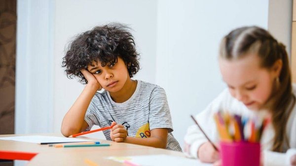 Repérer un enfant qui décroche à l'école