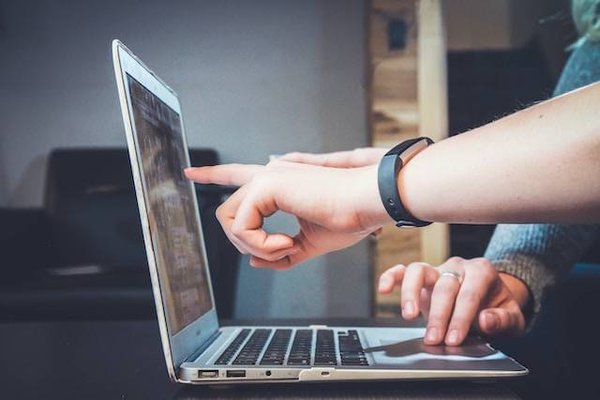 L'informatique HardWare, vecteur primorial pour l'apprentissage alternatif des enfants surdoués ?